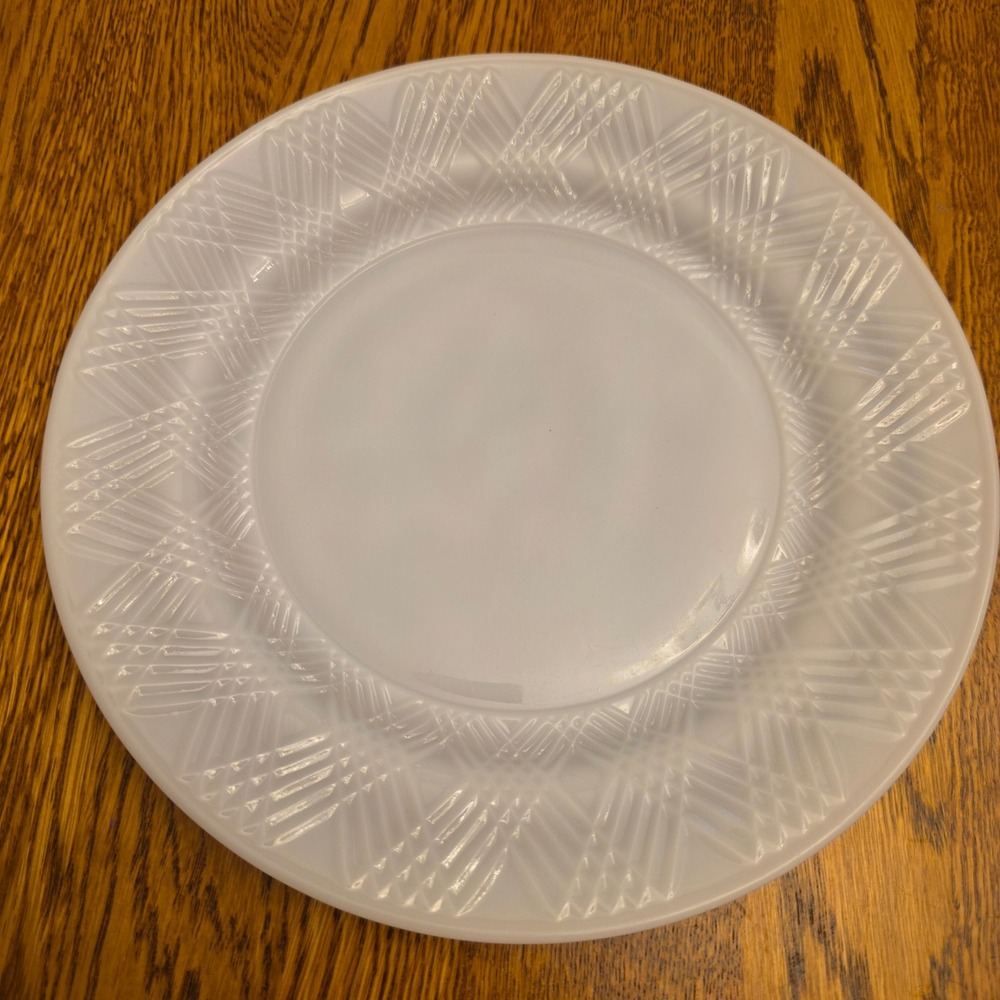Vintage White Milk Glass Hazel‎ Atlas 9" Dinner Plate Starlight Crosshatch 30s